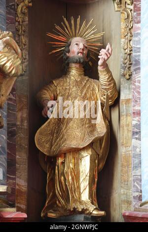 Saint François Xavier, statue sur l'autel de la cathédrale de l'Assomption dans la région de Varazdin, Croatie Banque D'Images