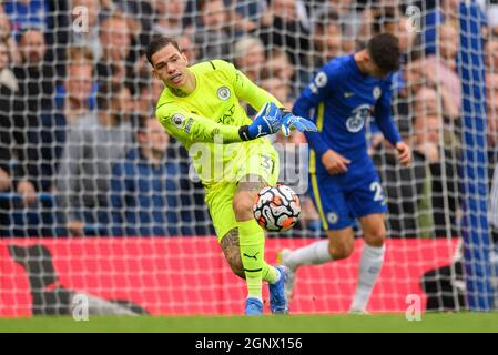 25 septembre 2021 - Chelsea / Manchester City - la Premier League - Stamford Bridge Ederson pendant le match de la Premier League au Stamford Bridge. Pi Banque D'Images