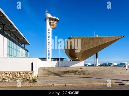 Tour de contrôle, musée MuMa et sculpture « le signal » au Havre, France. Banque D'Images