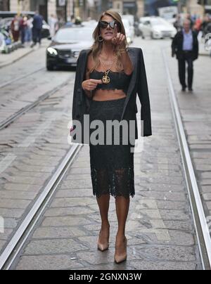 Anna Dello Russo posant pour les photographes avant le défilé de mode Ermanno Scervino pendant la semaine de la mode de Milan collections automne/hiver 2021/2020 Banque D'Images