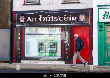 Vente au détail de biens commerciaux à bail. Ardara, Comté de Donegal, Irlande Banque D'Images