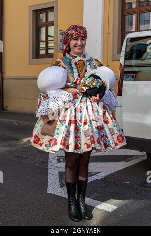 UHERSKE HRADISTE, RÉPUBLIQUE TCHÈQUE - 27 septembre 2021: Uherske Hradiste, République tchèque - 11 septembre 2021 Festival du vin, festival du folklore à Uherske HRA Banque D'Images