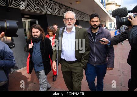 Brighton, Royaume-Uni. 28 septembre 2021. Jeremy Corbyn, député, photographié lors de la conférence du Parti travailliste de 2021 à Brighton. Date de la photo: Mardi 28 septembre 2021. Le crédit photo devrait se lire: Matt Crossick/Empics/Alamy Live News Banque D'Images