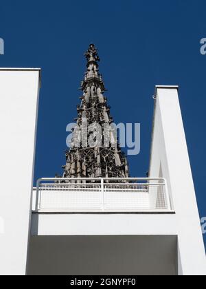 Vue partielle sur Ulmer Münster et Stadthaus - Ulm Banque D'Images