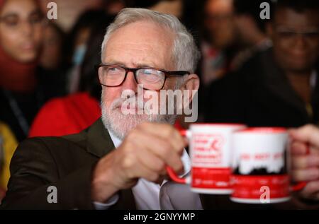 JEREMY CORBYN ASSISTE À STOP, FEU, RÉEMBAUCHE RÉUNION FRANGE, 2021 Banque D'Images