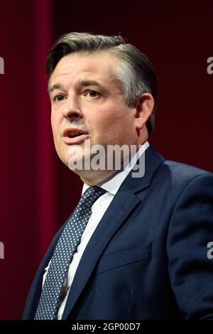 Brighton, Royaume-Uni. 28 septembre 2021. Jonathan Ashworth, député, Secrétaire d'État adjoint à la santé et aux soins sociaux, s'exprime lors de la Conférence du Parti travailliste de 2021 à Brighton. Date de la photo: Mardi 28 septembre 2021. Le crédit photo devrait se lire: Matt Crossick/Empics/Alamy Live News Banque D'Images