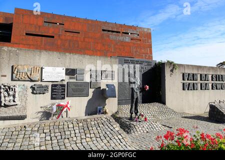 Mémorial pour les travailleurs des chantiers de tués au cours de l'insurrection de solidarité, Gdansk, Pologne Banque D'Images