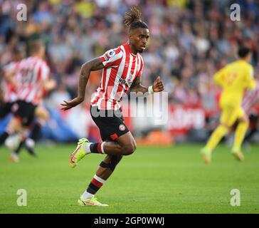 25 septembre 2021 - Brentford / Liverpool - The Premier League - Brentford Community Stadium Ivan Toney de Brentford pendant le match de la Premier League Banque D'Images