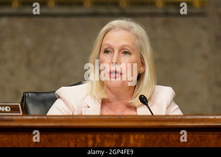 Washington DC, États-Unis. 28 2021 sept: Le sénateur américain Kirsten Gillichand (démocrate de New York), parle lors d'une audition du Comité des services armés du Sénat sur la conclusion des opérations militaires en Afghanistan et les plans pour les futures opérations de lutte contre le terrorisme, mardi 28 septembre 2021, sur Capitol Hill à Washington. Crédit: Patrick Semansky/Pool via CNP/MediaPunch Banque D'Images