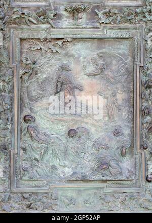 Agonie dans le jardin, œuvres de l'école de Giambologna, panneau de la porte en bronze à droite de la cathédrale Sainte Marie de l'Assomption à Pi Banque D'Images