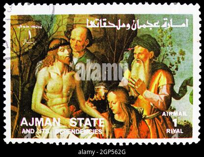 MOSCOU, RUSSIE - 5 AOÛT 2021 : timbre-poste imprimé à Ajman montre Descent de la Croix, peintures religieuses, grande série, vers 1973 Banque D'Images