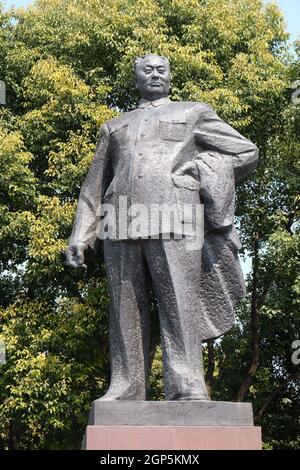 Statue de Chen Yi, premier maire de Shanghai sur le Bund à Shanghai Banque D'Images