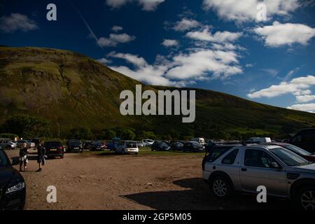 Voitures garées à Wasdale Head Village Green Banque D'Images