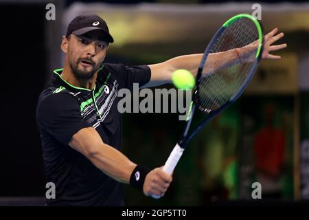 Sofia, Bulgarie - 28 septembre 2021 : Dimitar Kuzmanov, en Bulgarie, en action contre Lorenzo Musetti, en Italie, lors de l'ATP 250 Sofia Open. Banque D'Images