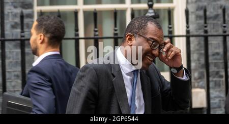 Londres, Royaume-Uni. 28 septembre 2021. Kwasi Kwarteng, secrétaire d'entreprise, quitte 10 Downing Street, crédit : Ian Davidson/Alay Live News Banque D'Images