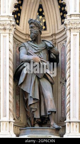 Saint Luke par Giambologna Orsanmichele Eglise à Florence, Toscane, Italie Banque D'Images