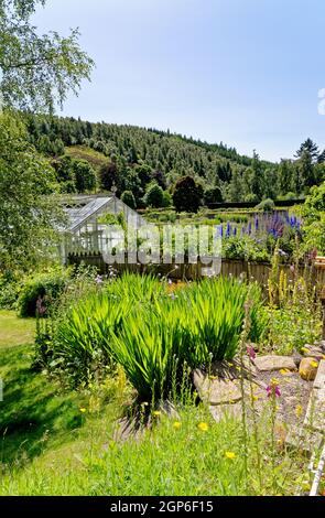 Jardin potager et maisons en verre dans le domaine du château de Balmoral, Aberdeenshire, North East Scottish Highlands Banque D'Images