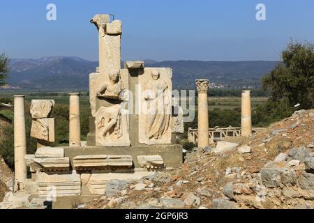 Le monument Memmius célèbre le héros romain Sulla qui a dirigé une armée romaine pour restaurer Éphèse au pouvoir romain après qu'elle soit tombée aux armées Pontiques en 87 av. J.-C. Banque D'Images