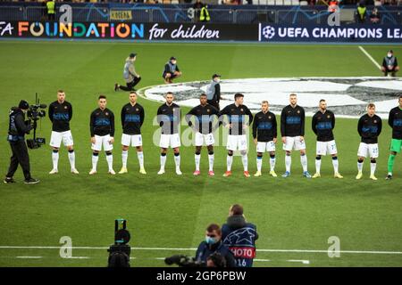 Kiev, Ukraine. 28 septembre 2021. KIEV, UKRAINE - 28 SEPTEMBRE 2021 - les joueurs du FC Inter Italie sont vus sur le terrain avant la Ligue des champions de l'UEFA - 2021/22 tour de 16 match contre le FC Shakhtar Donetsk au NSC Olimpiyskiy, Kiev, capitale de l'Ukraine crédit: UKRINFORM/Alay Live News Banque D'Images