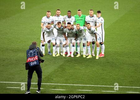 Kiev, Ukraine. 28 septembre 2021. KIEV, UKRAINE - 28 SEPTEMBRE 2021 - les joueurs du FC Inter Italie posent pour une photo avant la Ligue des champions de l'UEFA - 2021/22 tour de 16 match contre le FC Shakhtar Donetsk au NSC Olimpiyskiy, Kiev, capitale de l'Ukraine crédit: UKRINFORM/Alamy Live News Banque D'Images