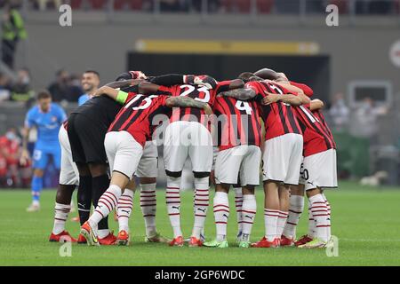 Milan, Italie. 28 septembre 2021. L'équipe de l'AC Milan lors de l'UEFA Champions League 2021/22 Group Stage - match de football du Groupe B entre l'AC Milan et le Club Atletico de Madrid au stade Giuseppe Meazza, Milan, Italie le 28 septembre 2021 Credit: Independent photo Agency/Alay Live News Banque D'Images