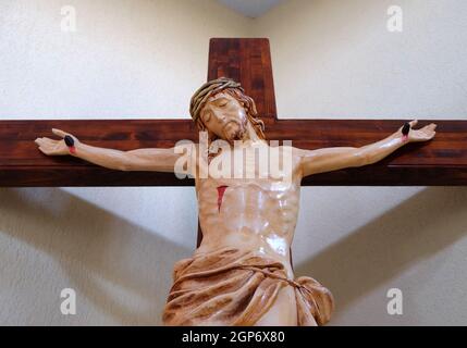 Crucifixion dans la cathédrale mère Teresa de Vau i Dejes, Albanie Banque D'Images
