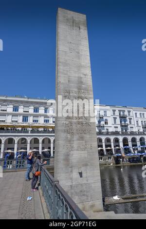 Monument aux morts des deux guerres mondiales, Alster Arcades, Kleine Alster, Hambourg, Allemagne Banque D'Images