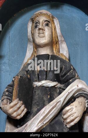 Sainte Anne, statue sur l'autel de Sainte-Blaise dans l'église paroissiale de notre-Dame du Mont Carmel à Bacva, Croatie Banque D'Images