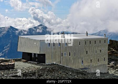 Cabane de montagne Cabane de Tracuit, Zinal, Val d'Anniviers, Valais, Suisse Banque D'Images