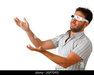 Portrait d'un jeune homme portant des lunettes 3D Banque D'Images