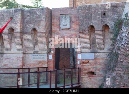 Dozza Imolese, Italie - janvier 06, 2020 : forteresse médiévale en Dozza Imolese. Dozza est une commune italienne de la province de Bologne. L'Italie. Il en Banque D'Images