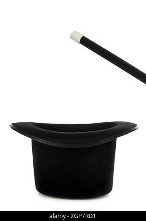 Chapeau magique avec baguette pour un spectacle de magie sur fond blanc Banque D'Images