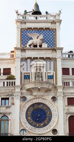 L'horloge du zodiaque dans la place Saint-Marc, Venise, Italie Banque D'Images