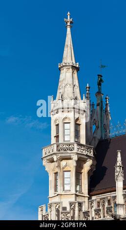 Détail de l'hôtel de ville sur la Marienplatz, Munich, Allemagne Banque D'Images