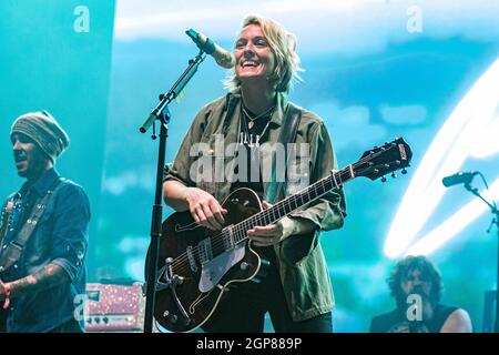 26 septembre 2021, Dana point, Californie, États-Unis : BRANDI CARLILE se produit au jour 3 de l'OhanaFest à la plage d'État de Doheny. (Image de crédit : © Marissa carter/ZUMA Press Wire) Banque D'Images