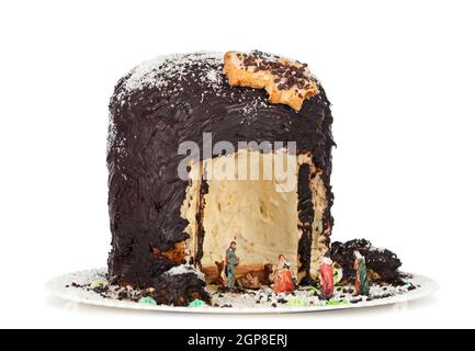 Crèche en forme de Panettone sur fond blanc. Banque D'Images