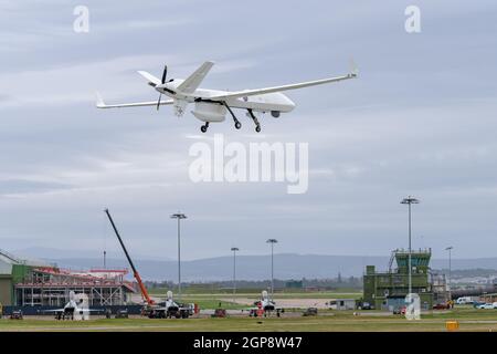 23 septembre 2021. RAF Lossiemouth, Moray, Écosse, Royaume-Uni. C'est le SkyGuardian qui est actuellement basé à RAF Lossiemouth atterrissage à la base, havi Banque D'Images