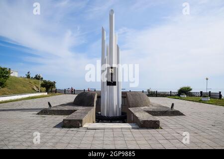 Novorossiysk, Russie - 20 mai 2018 : Monument dédié aux victimes du naufrage Admiral Nakhimov 31 Août 1986 Banque D'Images