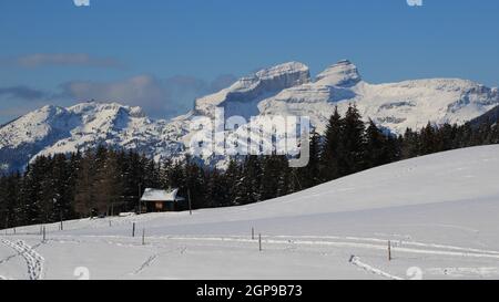 Tour d ai, montagne près de Leysin vu d'Isenau. Banque D'Images