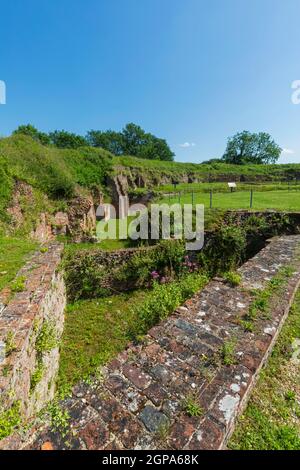 Angleterre, Hampshire, Basingstoke, Old Baseing Village, Baseing House, Les ruines du château et de la vieille maison Banque D'Images