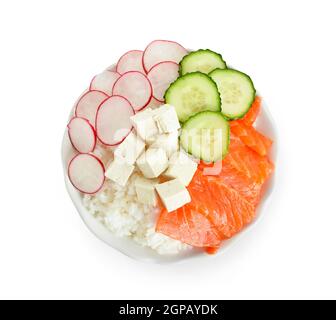 Délicieux poke Bowl sur fond blanc Banque D'Images