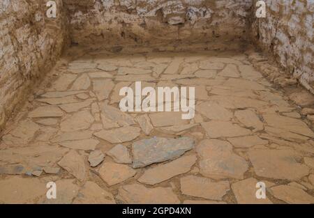 Sol en ardoise Cancho Roano. Site de Tartessian le mieux préservé. Zalamea de la Serena, Extremadura, Espagne Banque D'Images