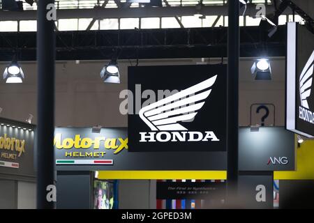 CHONGQING, CHINE - 19 sept. 2020 : un logo Honda sur un produit exposé en chinois international Motorcycle expo 18th CIMAMotor Banque D'Images