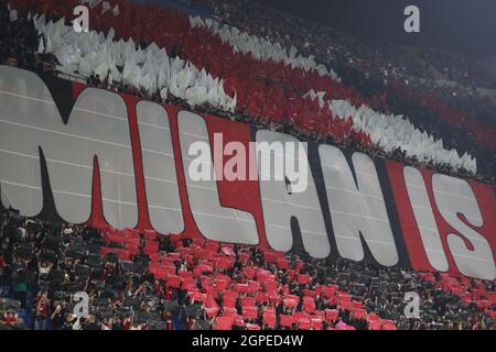 Milan, Italie. 28 septembre 2021. Les fans assistent à l'UEFA Champions League 2021/22 Group Stage - Group B football Match entre AC Milan et le Club Atletico de Madrid au stade Giuseppe Meazza, Milan, Italie le 28 septembre 2021 Credit: Independent photo Agency/Alay Live News Banque D'Images