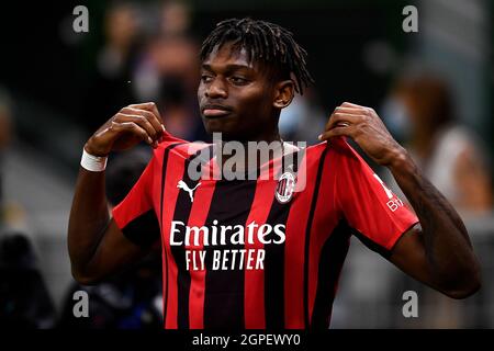 Milan, Italie. 28 septembre 2021. Rafael Leao de l'AC Milan célèbre après avoir obtenu le but d'ouverture lors du match de football de la Ligue des champions de l'UEFA entre l'AC Milan et le Club Atletico de Madrid. Credit: Nicolò Campo/Alay Live News Banque D'Images