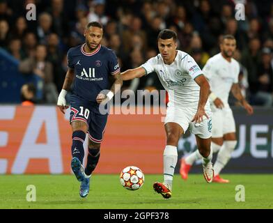 Paris, France, 28 septembre 2021. Neymar de Paris St Germain avec Rodof Manchester City lors du match de l'UEFA Champions League au Parc des Princes, Paris. Le crédit photo devrait se lire: David Klein / Sportimage Banque D'Images