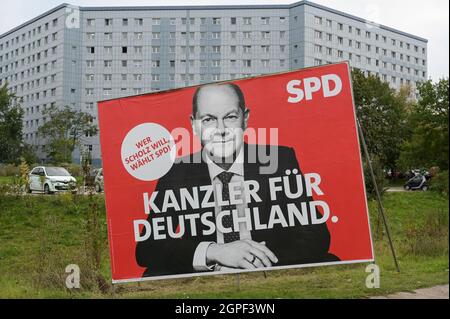 Allemagne, Erfurt, ancienne Allemagne de l'est, élection au Parlement en 2021, affiche du SPD du parti social-démocrate avec le candidat à la chancelière OLAF Scholz, campagne électorale et publicité Banque D'Images