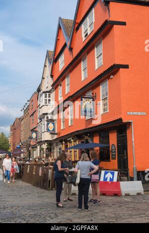 King William Ale House, vue sur la très populaire maison du Roi William Ale située dans King Street à Bristol, Angleterre, Royaume-Uni Banque D'Images