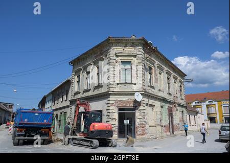 Croatie, Pakrac, après-guerre de la guerre entre les serbes et les croates 1991-95, détruit et abandonné bâtiment / KROATIEN, Pakrac, Kriegsschäden des Balkankrieges zwischen Serben und Kroaten 1991-95, Pakrac blieb während der Zeit des Kroatiriegs in krompaiheiheiheiheiheiheibei zwische und Kroaten, wumwurbei wukwukwukwukwukwumwukwukwutbei de, wutwu Banque D'Images