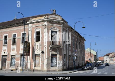 Croatie, Pakrac, après-guerre de la guerre entre les serbes et les croates 1991-95, détruit et abandonné bâtiment / KROATIEN, Pakrac, Kriegsschäden des Balkankrieges zwischen Serben und Kroaten 1991-95, Pakrac blieb während der Zeit des Kroatiriegs in krompaiheiheiheiheiheiheibei zwische und Kroaten, wumwurbei wukwukwukwukwukwumwukwukwutbei de, wutwu Banque D'Images